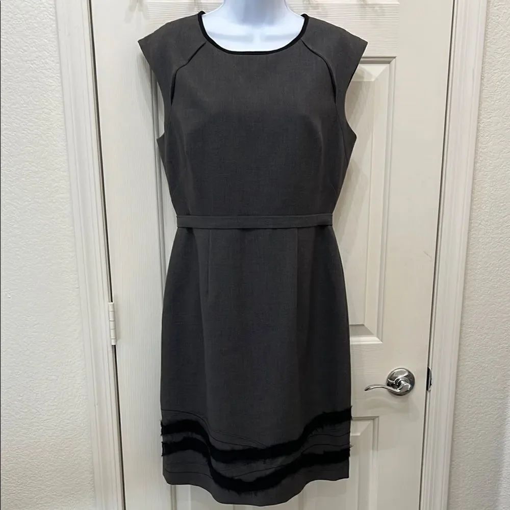 Tahari Gray And Black Sheath Midi Dress Scoop Neck Sleeveless US Size 10 Lined